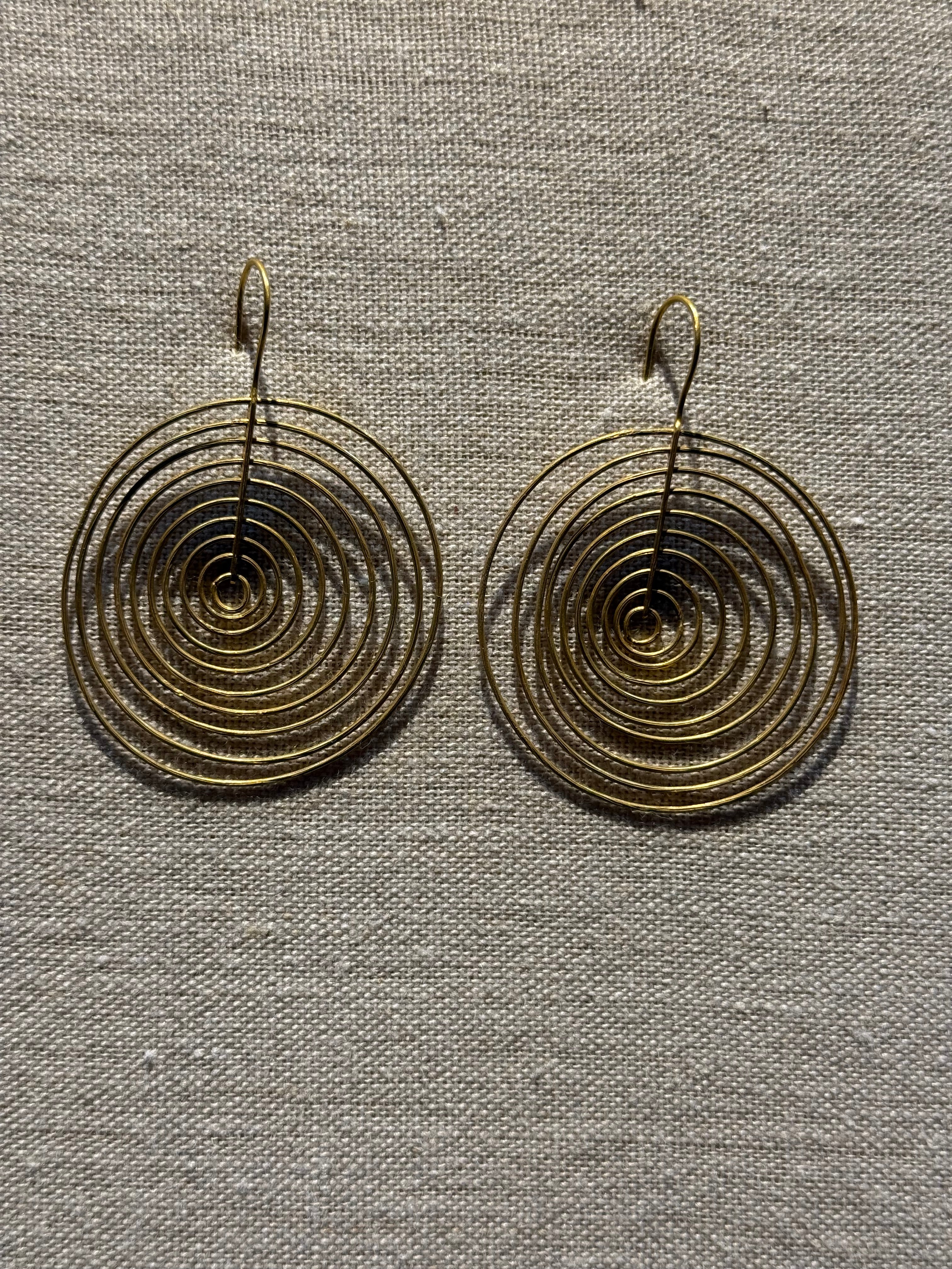 18k mesmerize ￼earrings