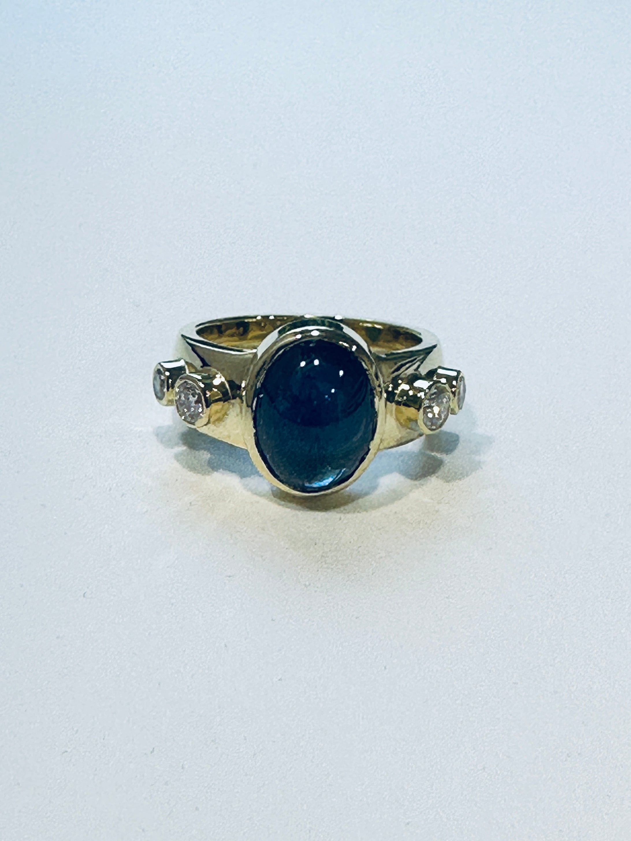Blue Sapphire diamond ring