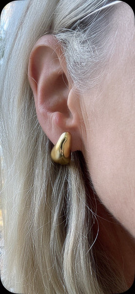 Lucky nugget, post earrings