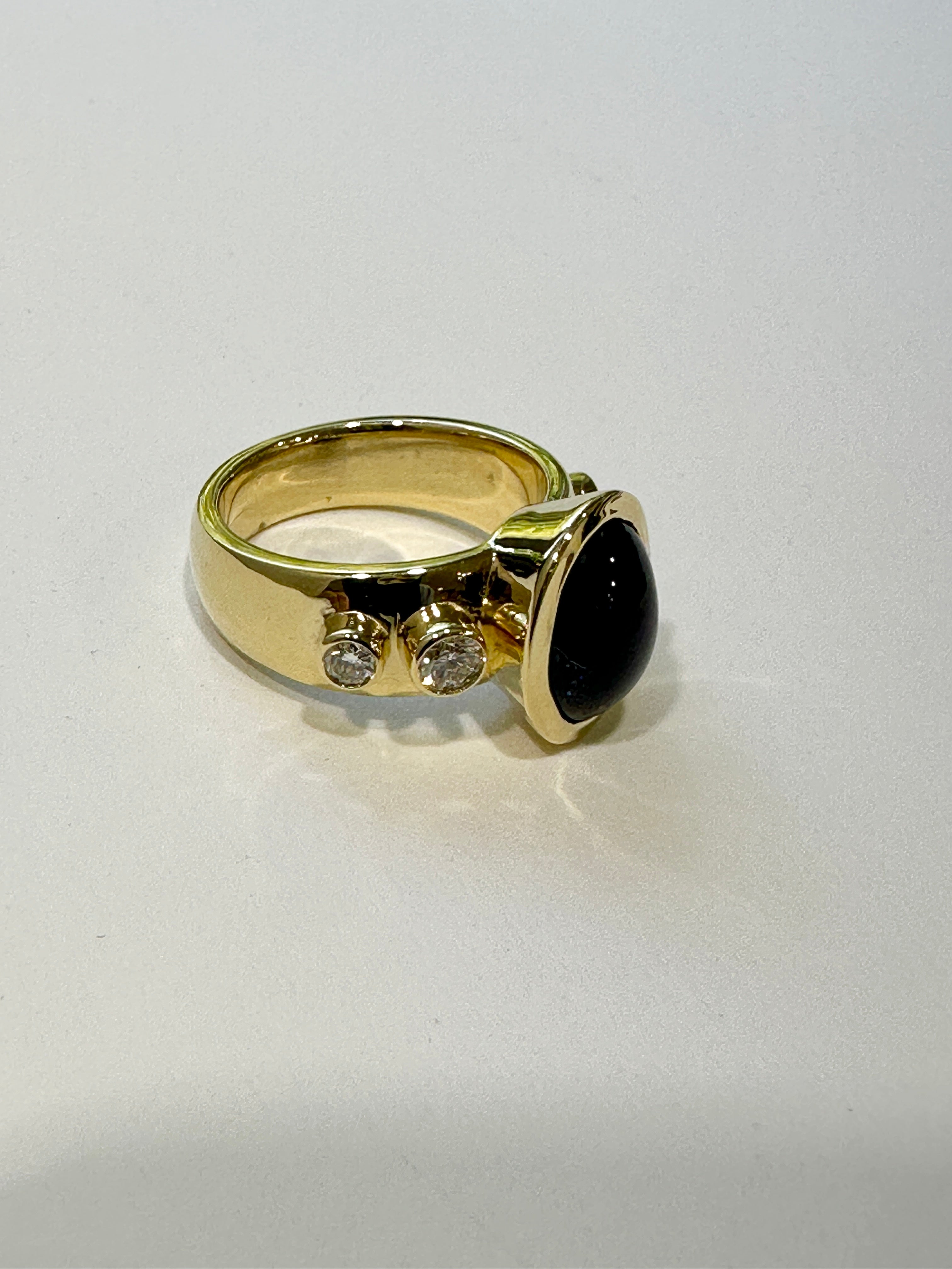 Blue Sapphire diamond ring
