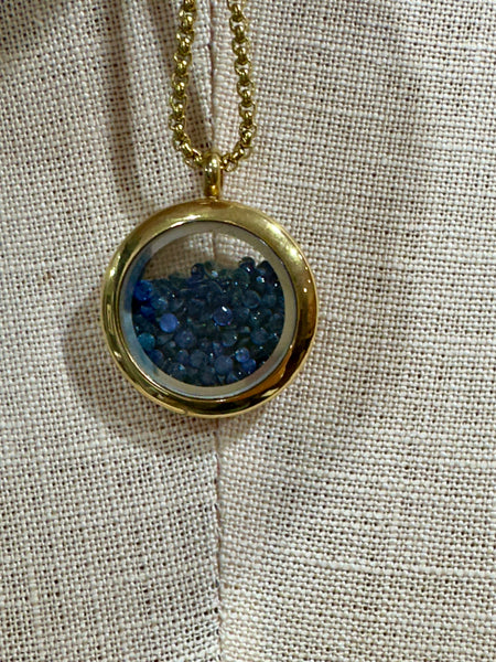 Sapphire shaker necklace