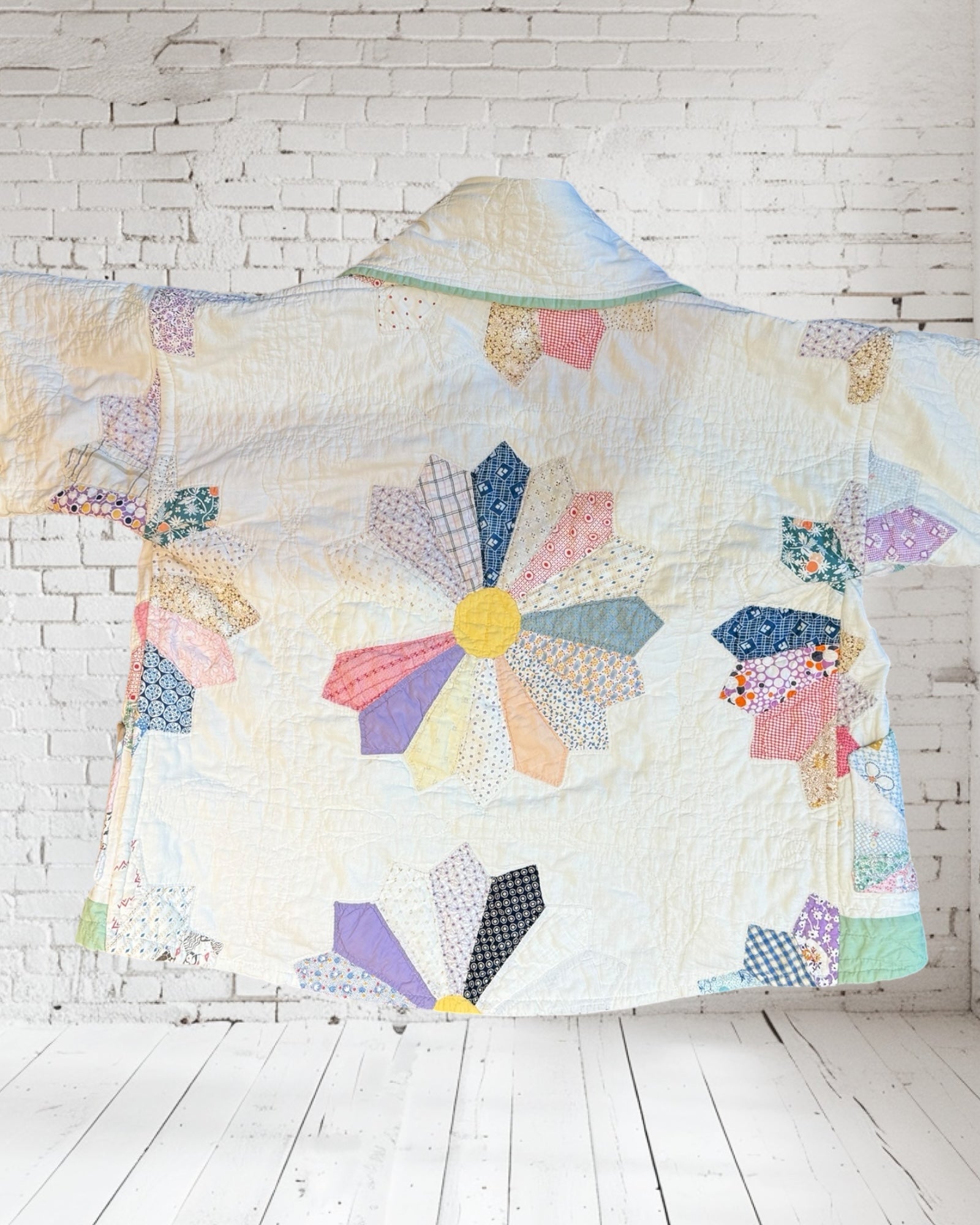 Quilt jacket “party plates”