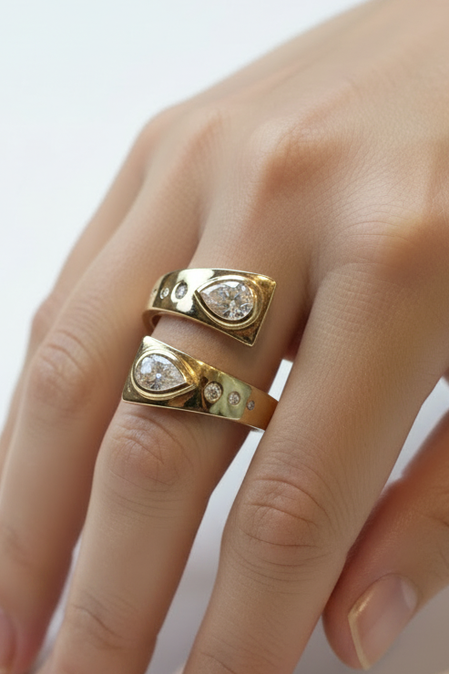 Teardrop diamond ring