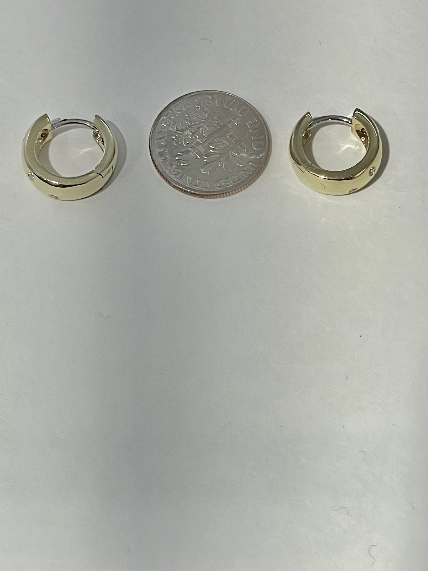 18k diamond huggy hoop earring