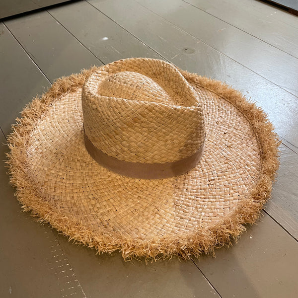 Sun hat with fringe