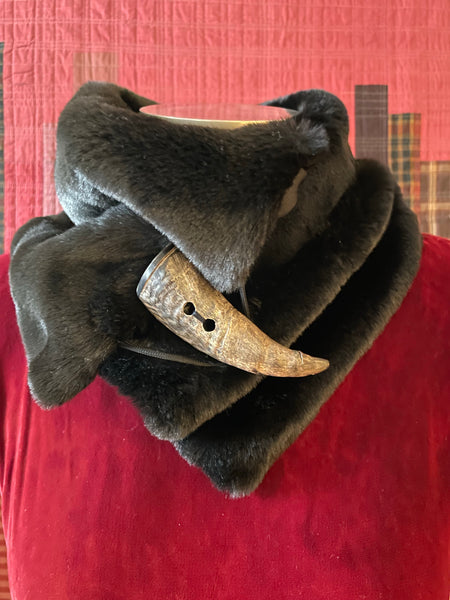 Mink Fur collar scarf (faux)with horn closure