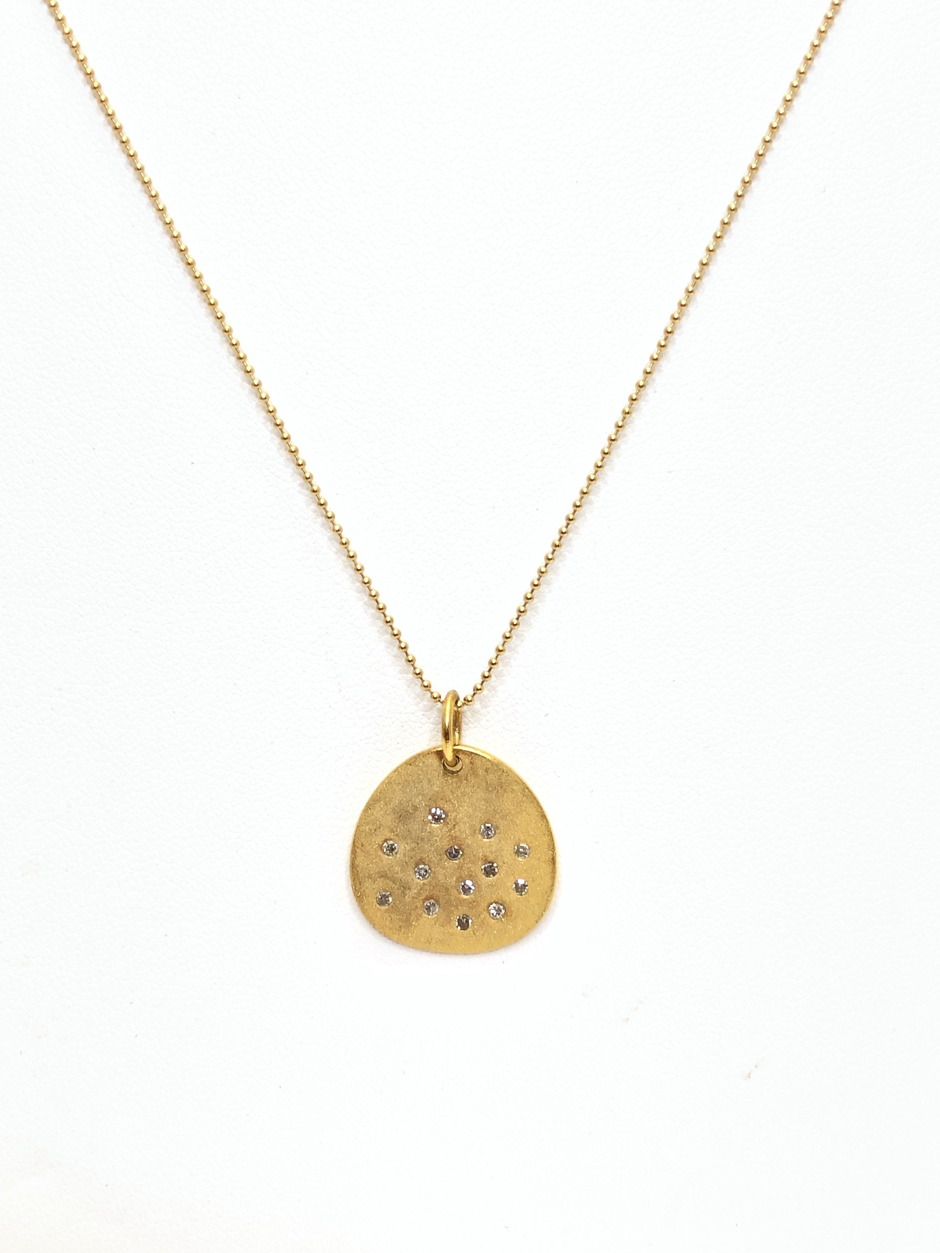 Shields with diamonds⭐️ 18k yellow gold with scattered diamonds