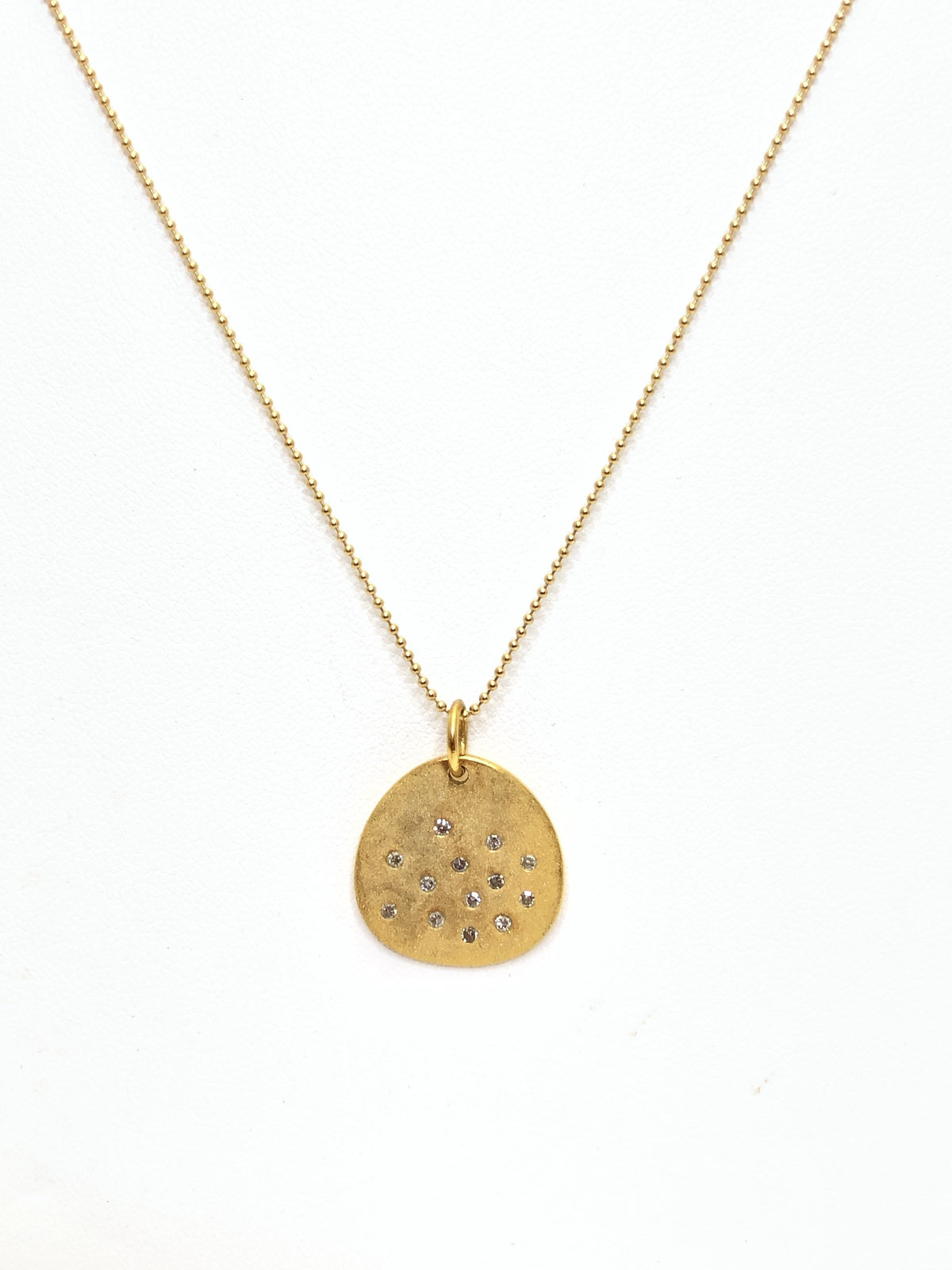 Shields with diamonds⭐️ 18k yellow gold with scattered diamonds