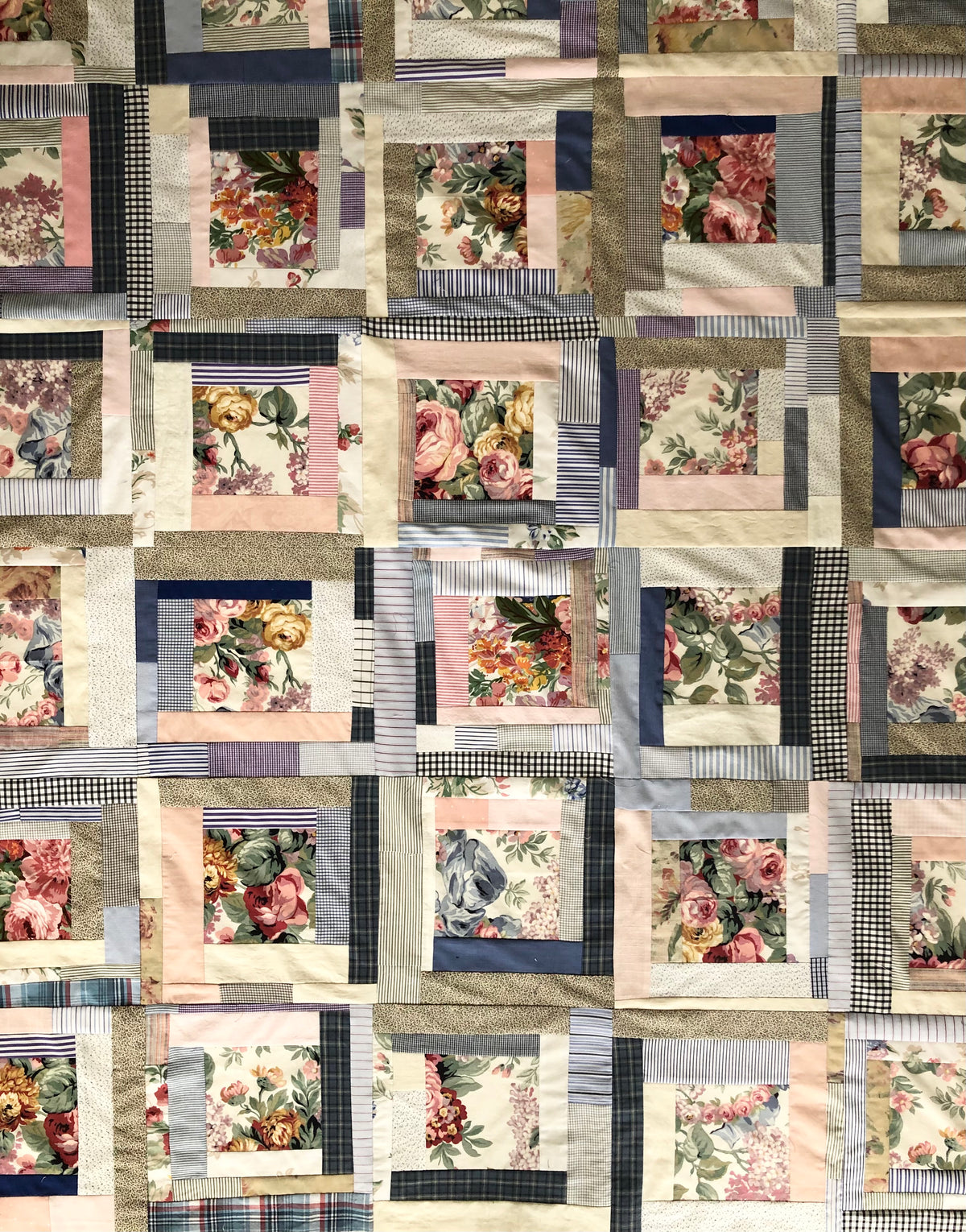 Quilt around the floral block - abigailheche