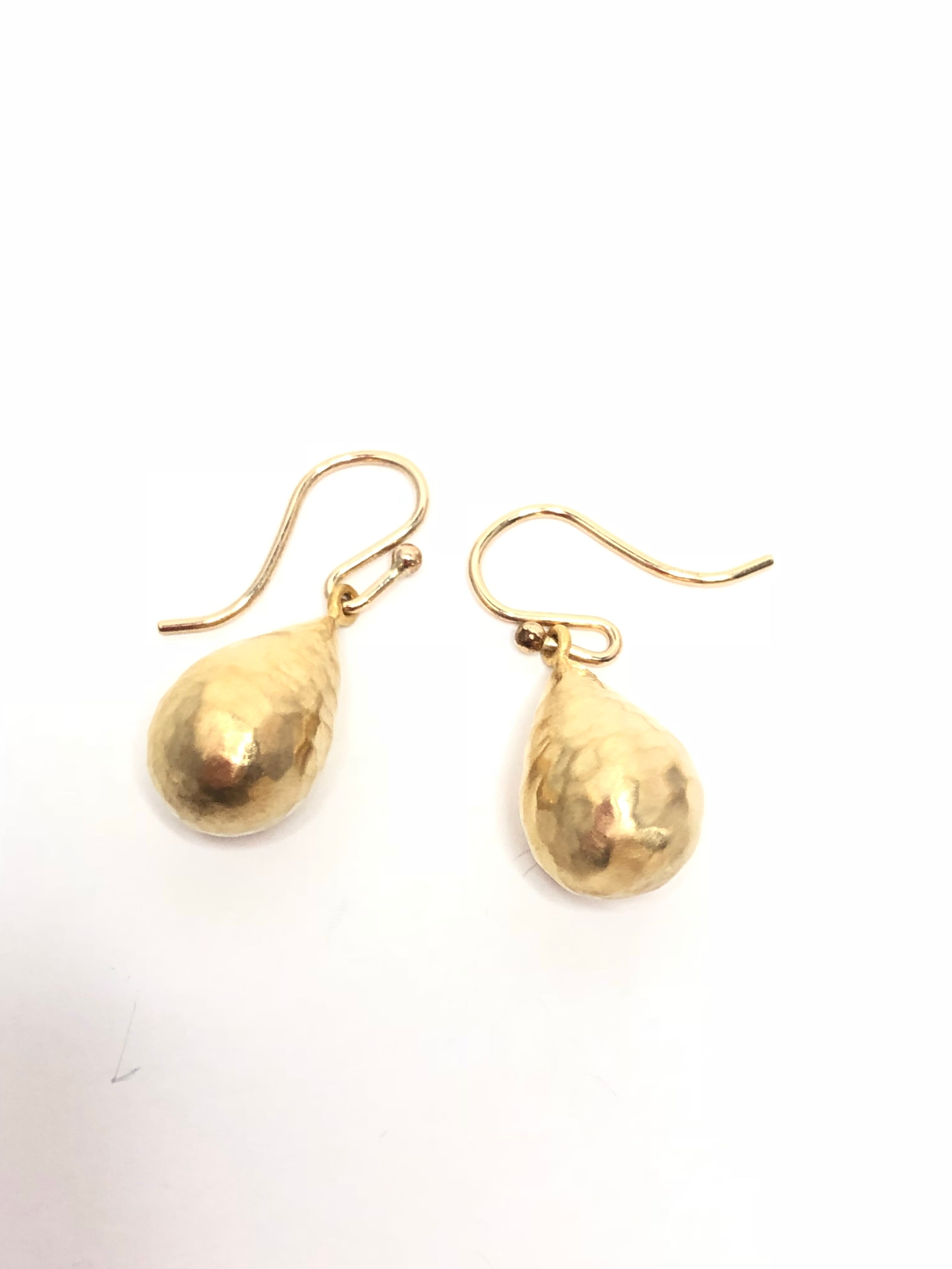 Gold drop earrings - abigailheche
